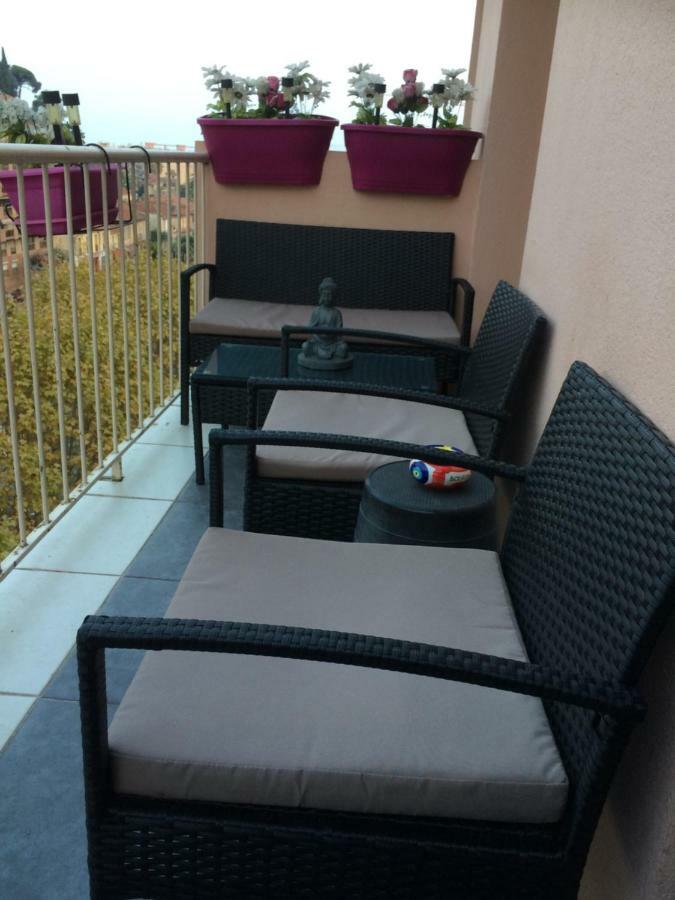 Chambre Dans Guest House Borrigo Menton Buitenkant foto